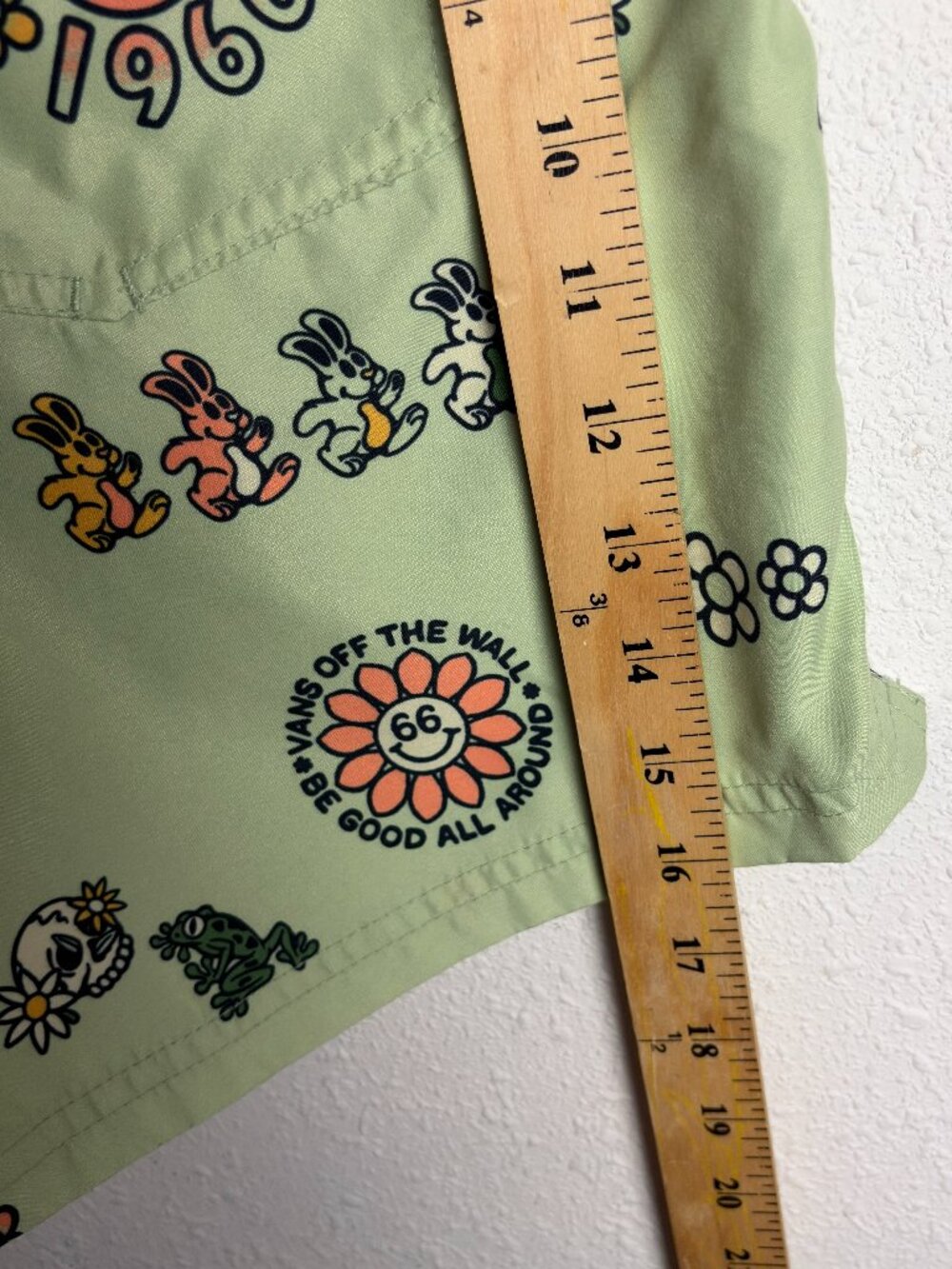 Van's Men's Size S Mixed Volley Swim Tunk Board Shorts Green Hippie Frogs Beach - Picture 6 of 9